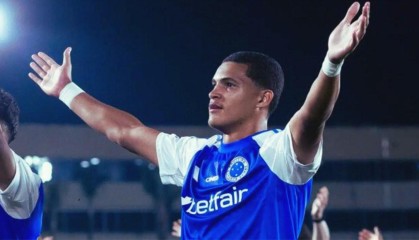 斯基拉：多特正在谈判，尝试签克鲁塞罗17岁左后卫普拉特斯